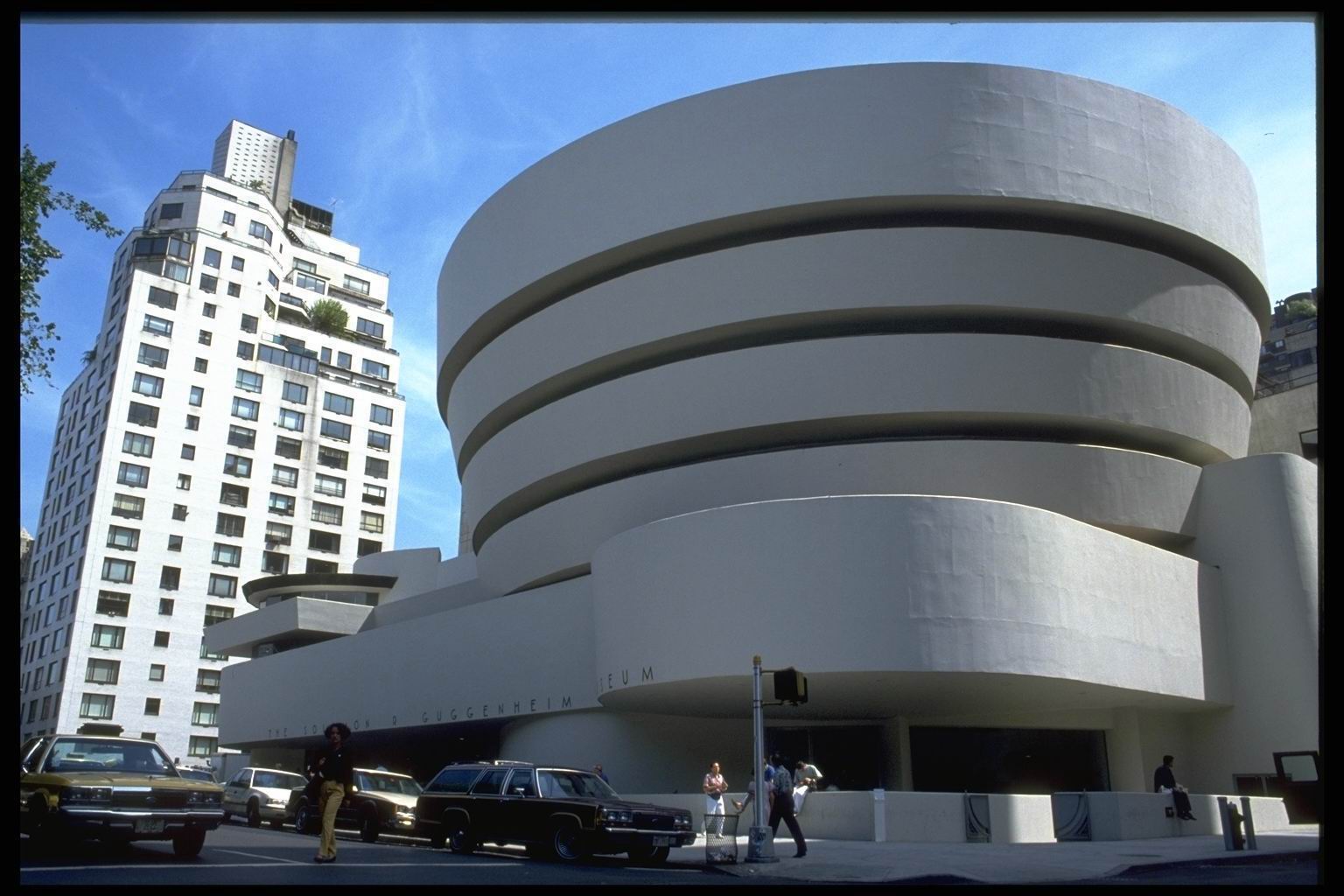 photos of the Guggenheim Museum in New York