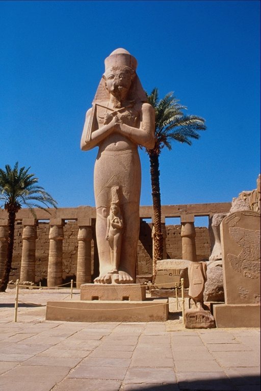 Photo of the Egypt statue of the pharaoh