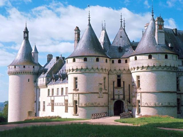 Medieval Castle_ Chaumont_ France.JPG