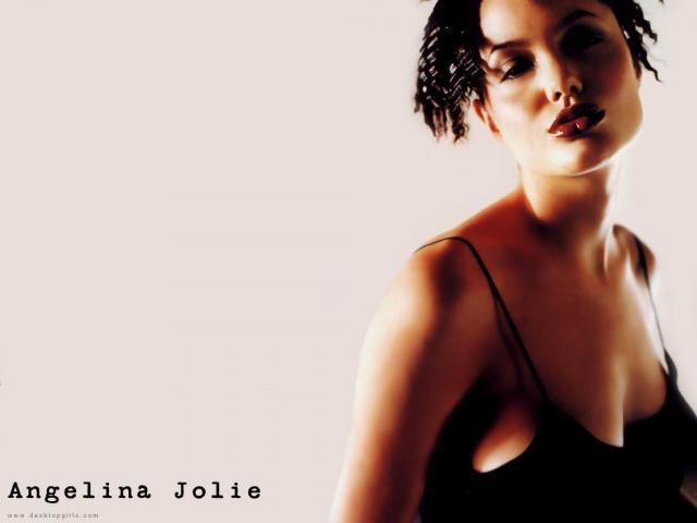 angelina_jolie_17.jpg