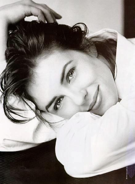 elizabeth_hurley_3.jpg