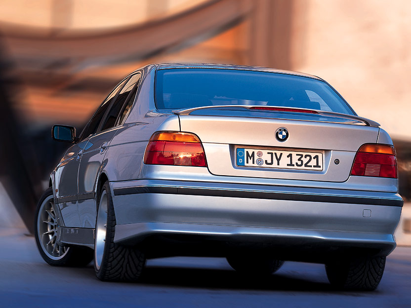 B5SEDN05.JPG