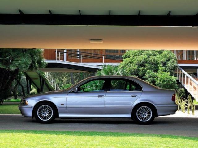 bmw_1024x768_102.jpg