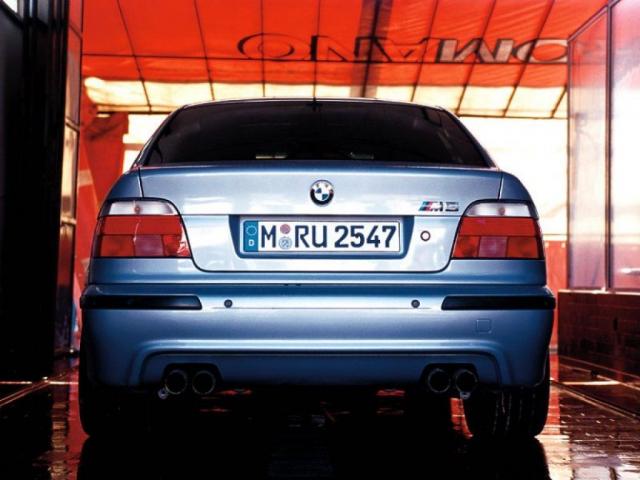 bmw_1024x768_65.jpg