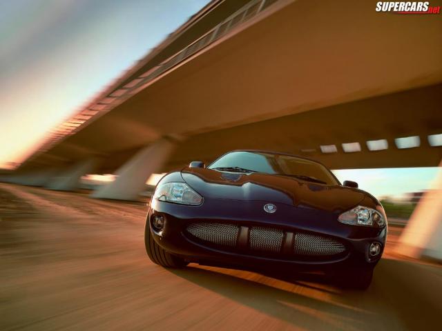 2001_jaguar_xkr-1024x768.jpg