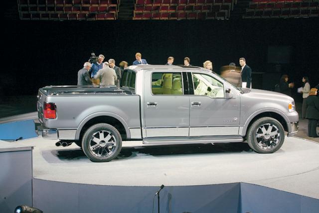 Lincoln Mark LT.jpg