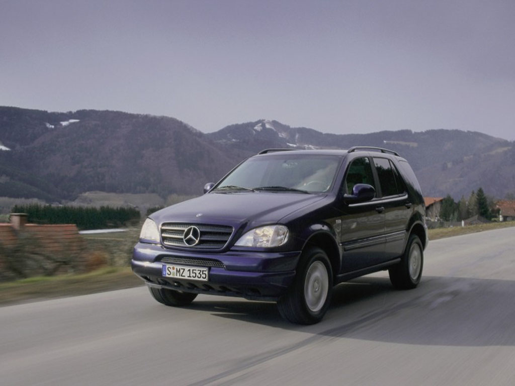 Mercedes_Benz_AUTO_039.JPG