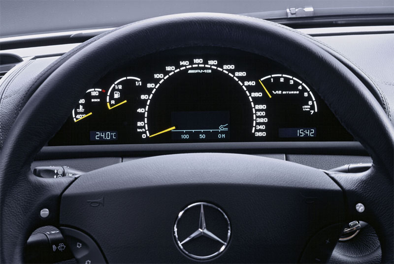 Mercedes-Benz_001.jpg