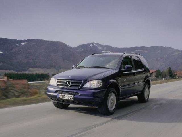Mercedes_Benz_AUTO_039_001.JPG