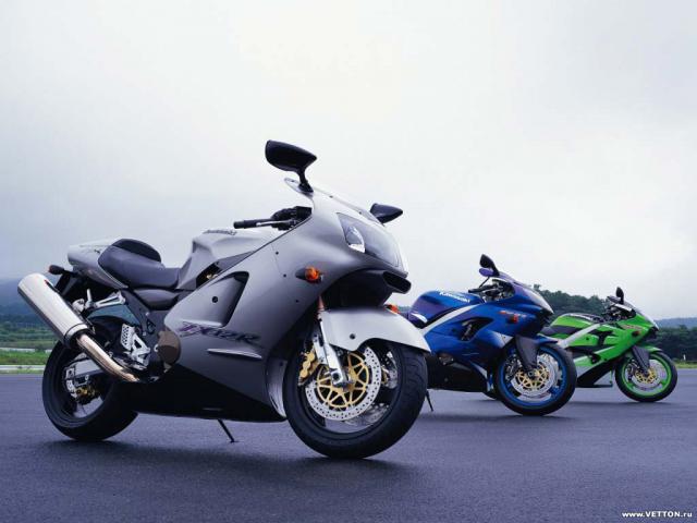 MOTO 241_1024.jpg
