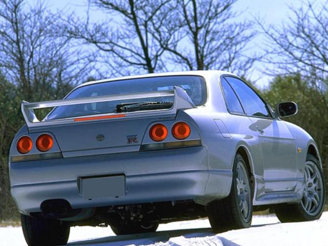 nissan_skylinegt-r_1024x768_3.jpg