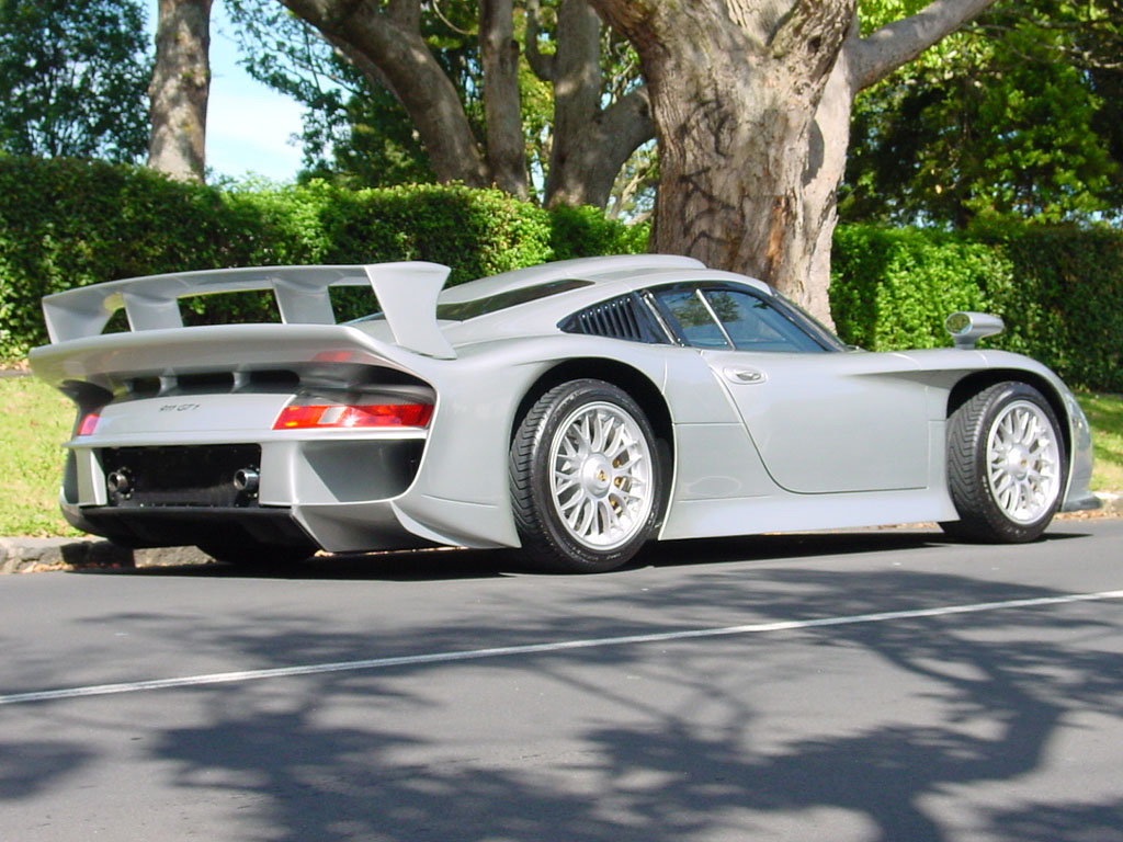 Porsche_2.jpg