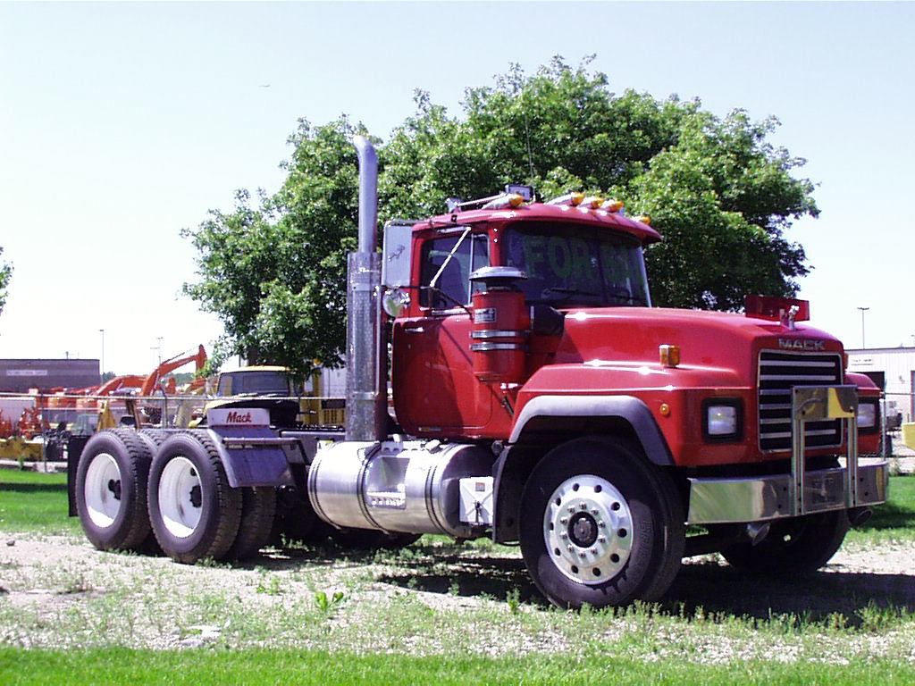 TRUCK002.JPG
