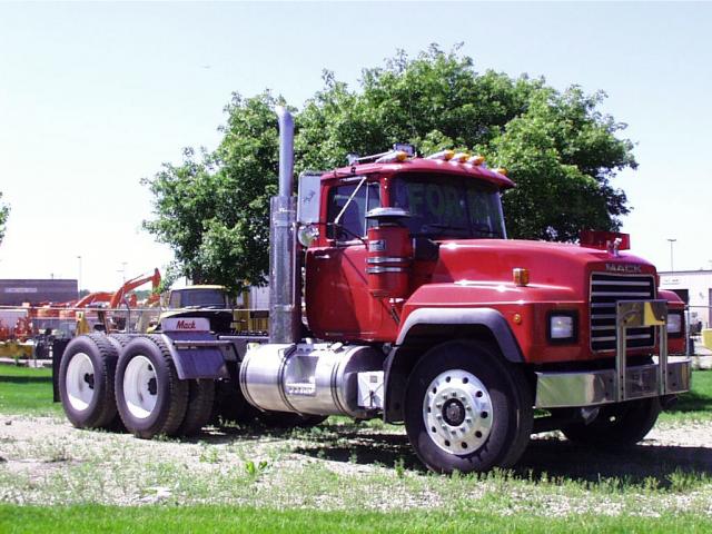 TRUCK002.JPG
