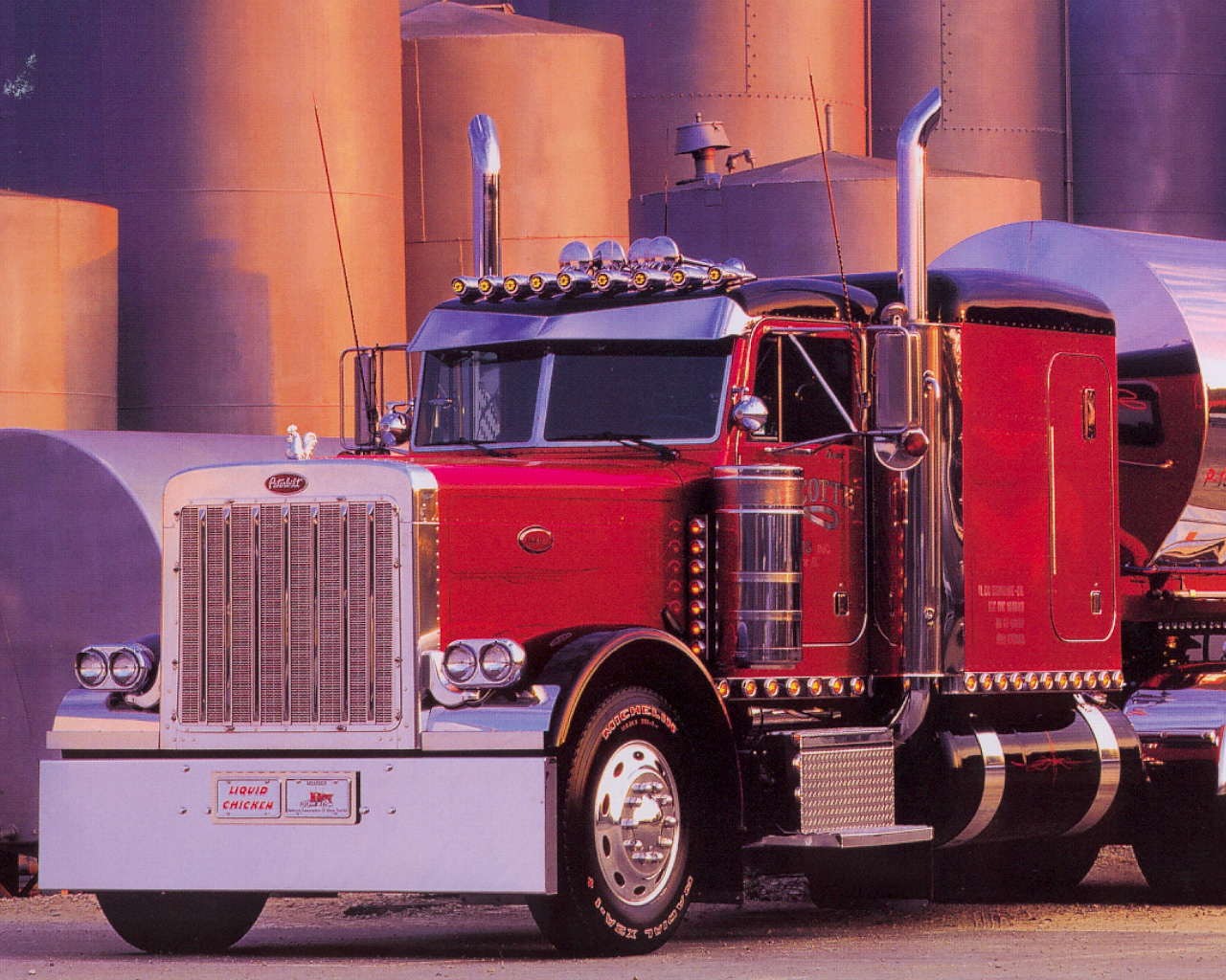 TRUCK004.JPG