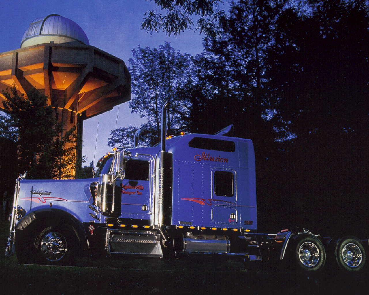 TRUCK012.JPG
