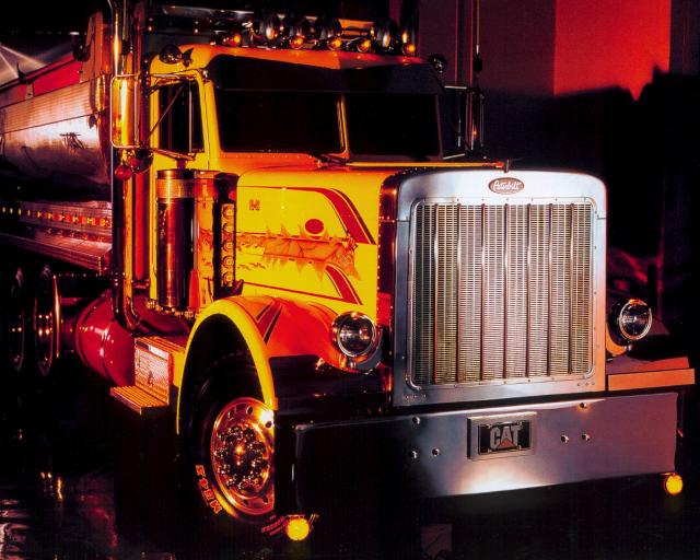 TRUCK013.JPG