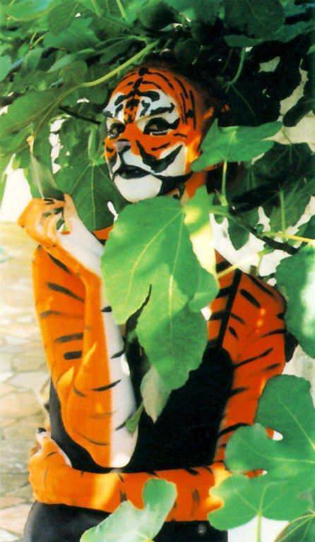 Tiger's theme in the body art