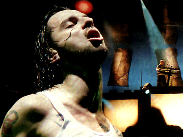 Image vocalist Dave Gahan depeche mode