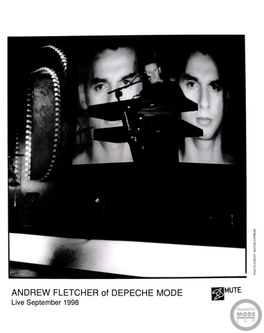 фото с концерта группы depeche mode сделанное Антоном Корбайном