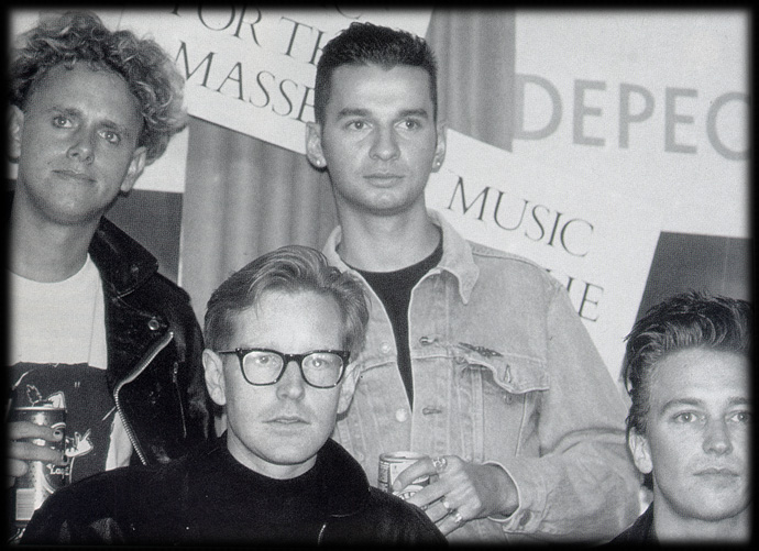 Участники группы  depeche mode на пресс конференции по поводу выхода альбома music for the masses
