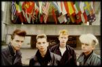 фотография участников группы depeche mode на улице