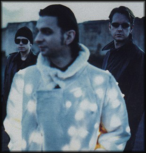 Кадр из клипа barrel of a gun Антона Корбайна группы depeche mode