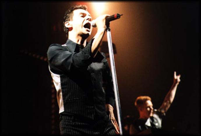 Photo of Dave Gahan's singing